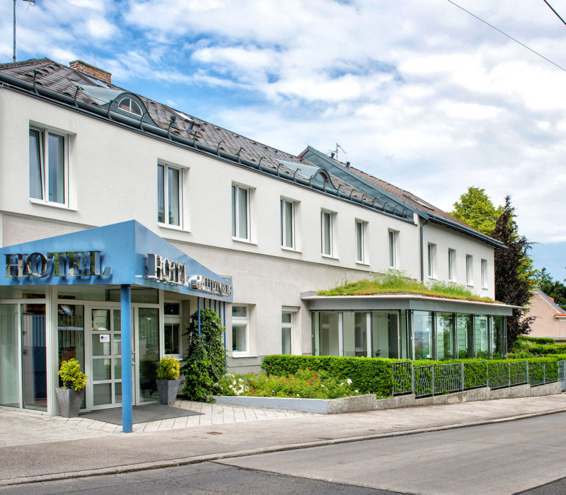 Außenansicht des umweltfreundliches Bio-Hotel Schani Wienblick