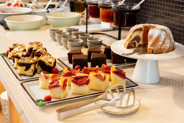 Süße Auswahl am Frühstücksbuffet im Hotel Schani City