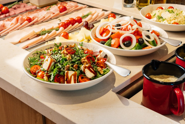 Auswahl am Frühstücksbuffet im Hotel Schani City