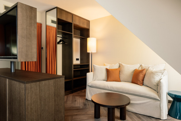 Ausziehbares Sofa im Smart Triple Zimmer