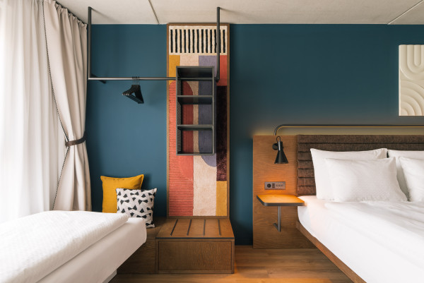 Drei Schlafplätze in einem Smart Triple Zimmer im Hotel Schani Naschmarkt