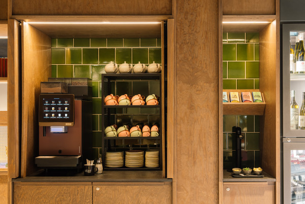 Kaffee und Tee beim Frühstücksbuffet im Hotel Schani Naschmarkt
