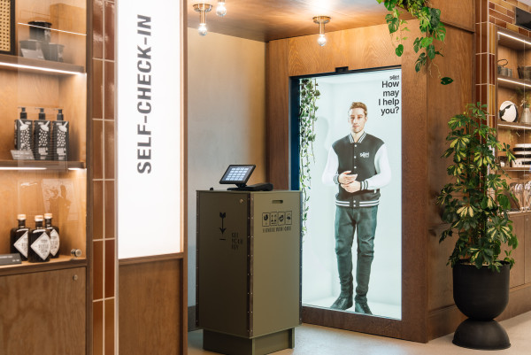 Self Check-in mit KI-Avatar im Hotel Schani Naschmarkt