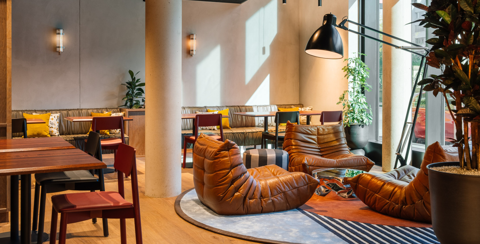 Gemütliche Sitzmöglichkeiten in der Lounge im Hotel Schani Naschmarkt