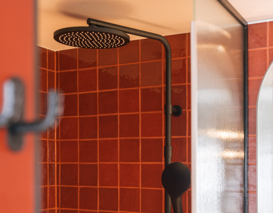 Große Regendusche im Zimmer im Hotel Schani Naschmarkt