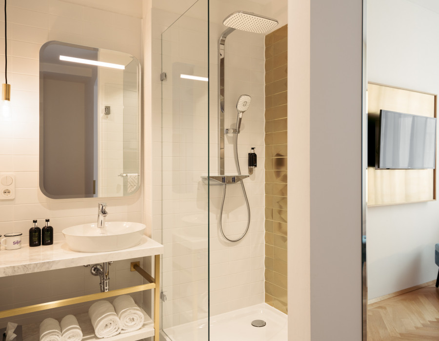 Bathroom in a Smart Atrium room at Hotel Schani Salon