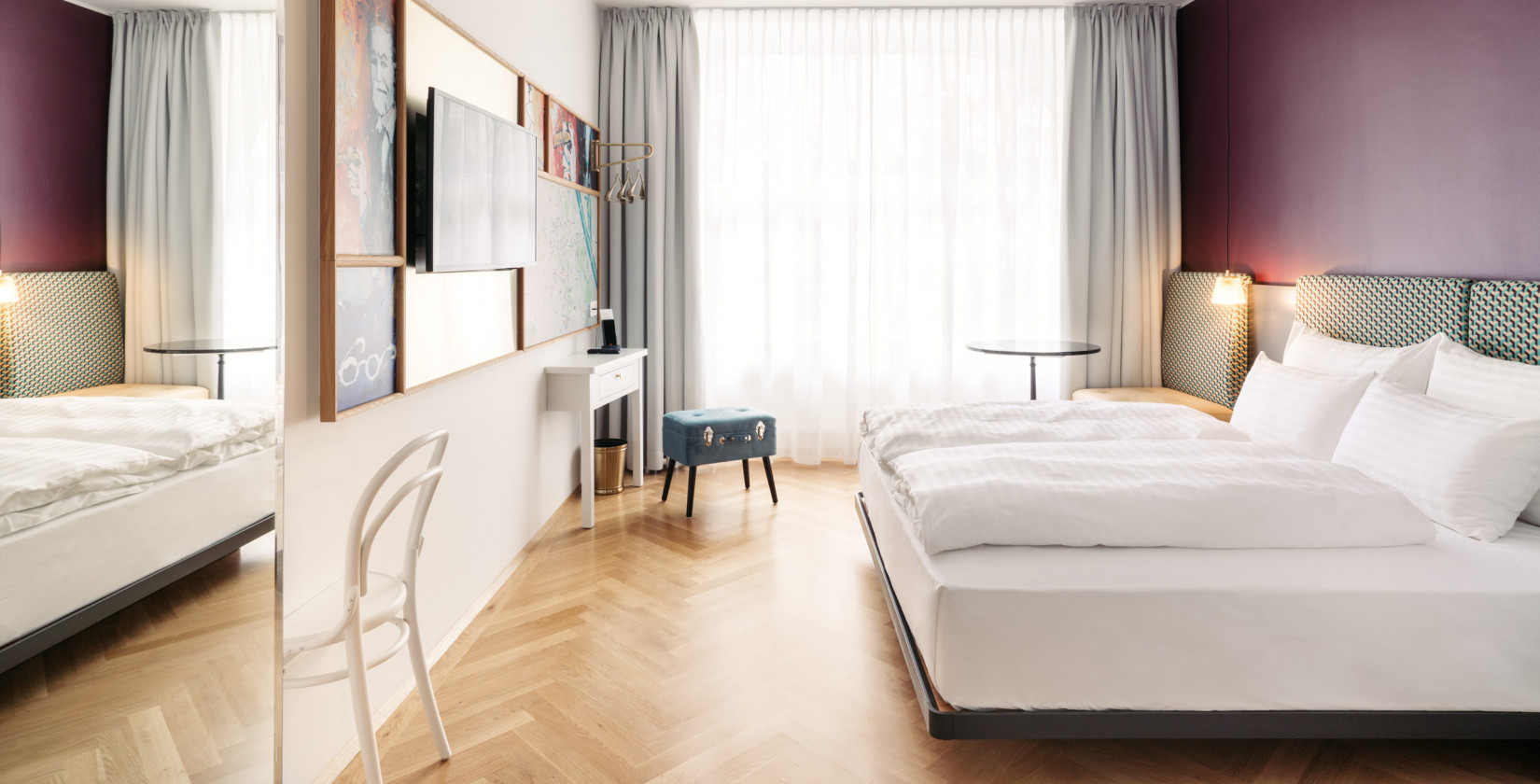 Bright Smart Street room with large window at Hotel Schani Salon