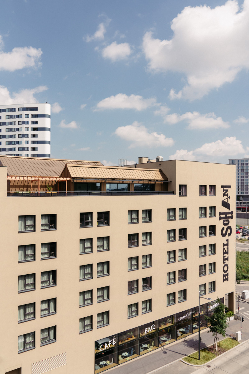 Exterior view of Hotel Schani Wien with it's Rooftop terrace