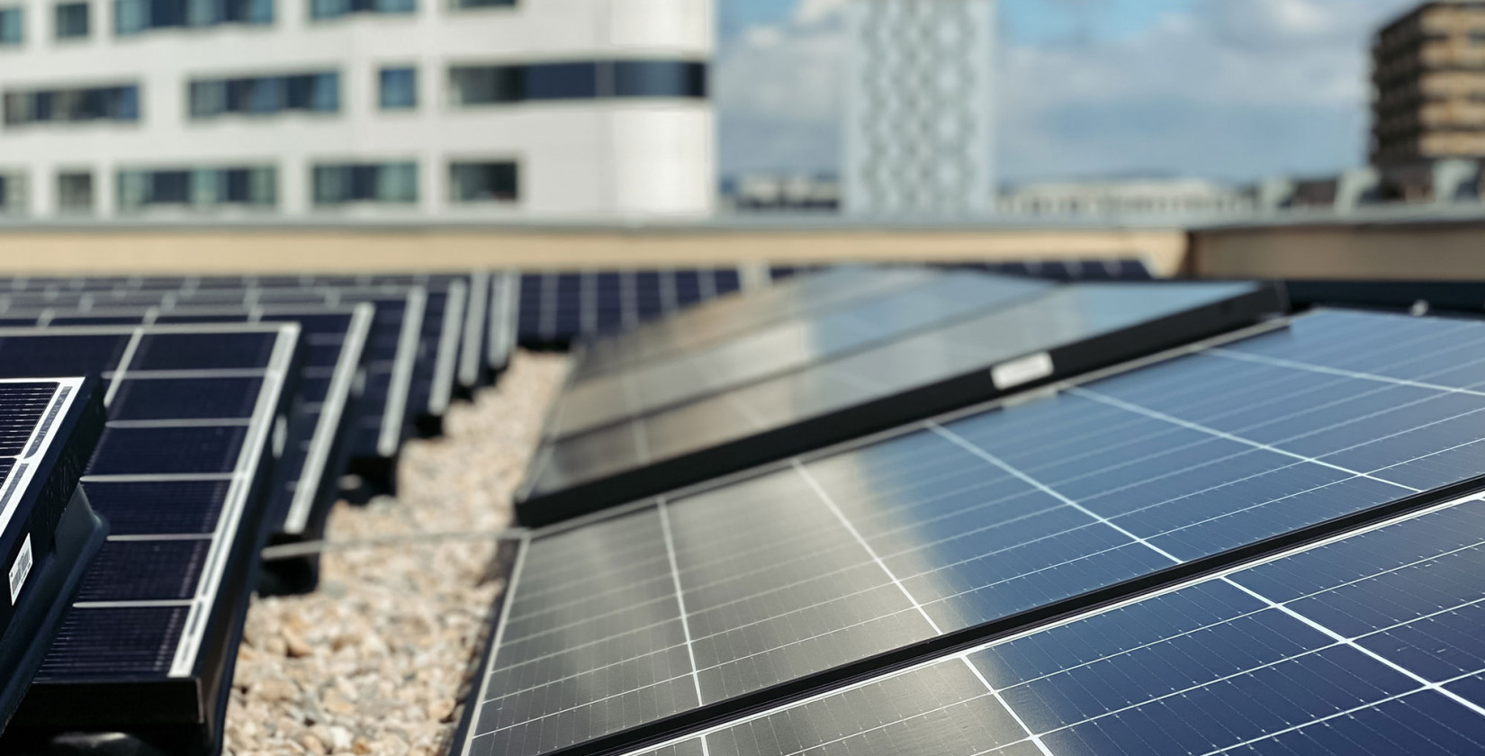 Photovoltaikanlage am Dach des Hotels Schani Wien