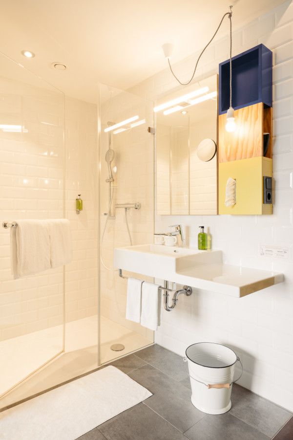 Open bathroom in Smart Maisonette room 