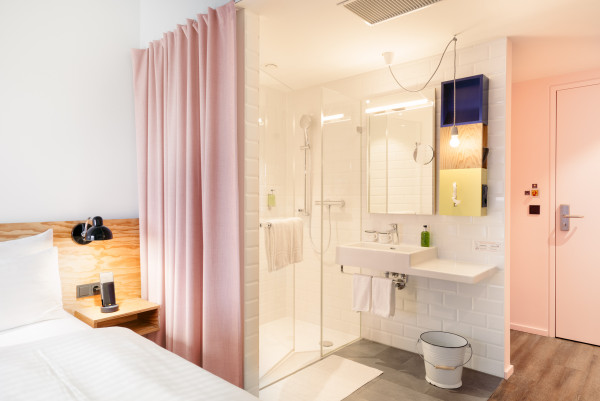 Open bathroom in Smart Street room or Smart Garden room 