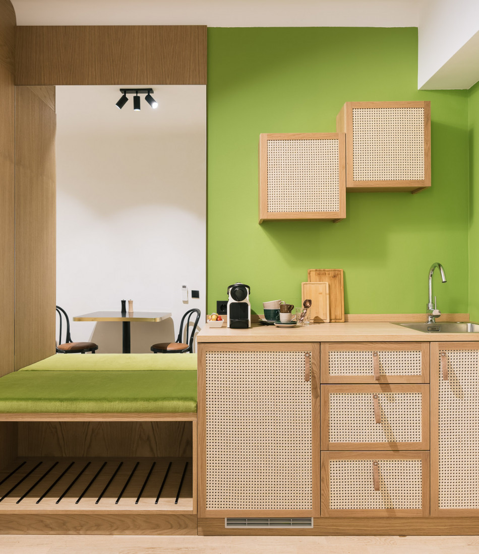 Kitchenette mit einer Kaffeemaschine im Smart Studio Zimmer
