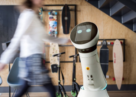 Roboter in der Lobby des Hotel Schani Wien